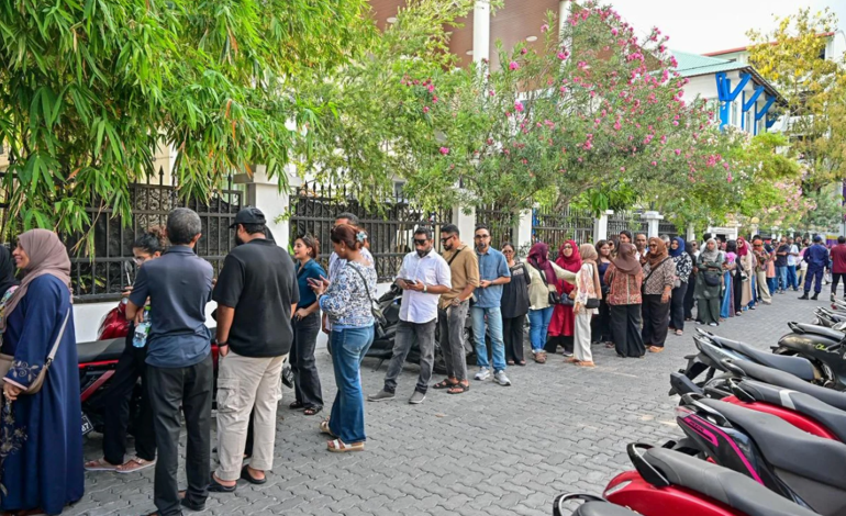  Voters turn out in record numbers